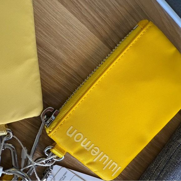 Lululemon Dual Pouch Wristlet NWT - Picture 4 of 5